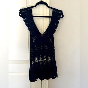 Beautiful black crochet swimsuit cover-up. Can be worn as a top. Mini . 🖤